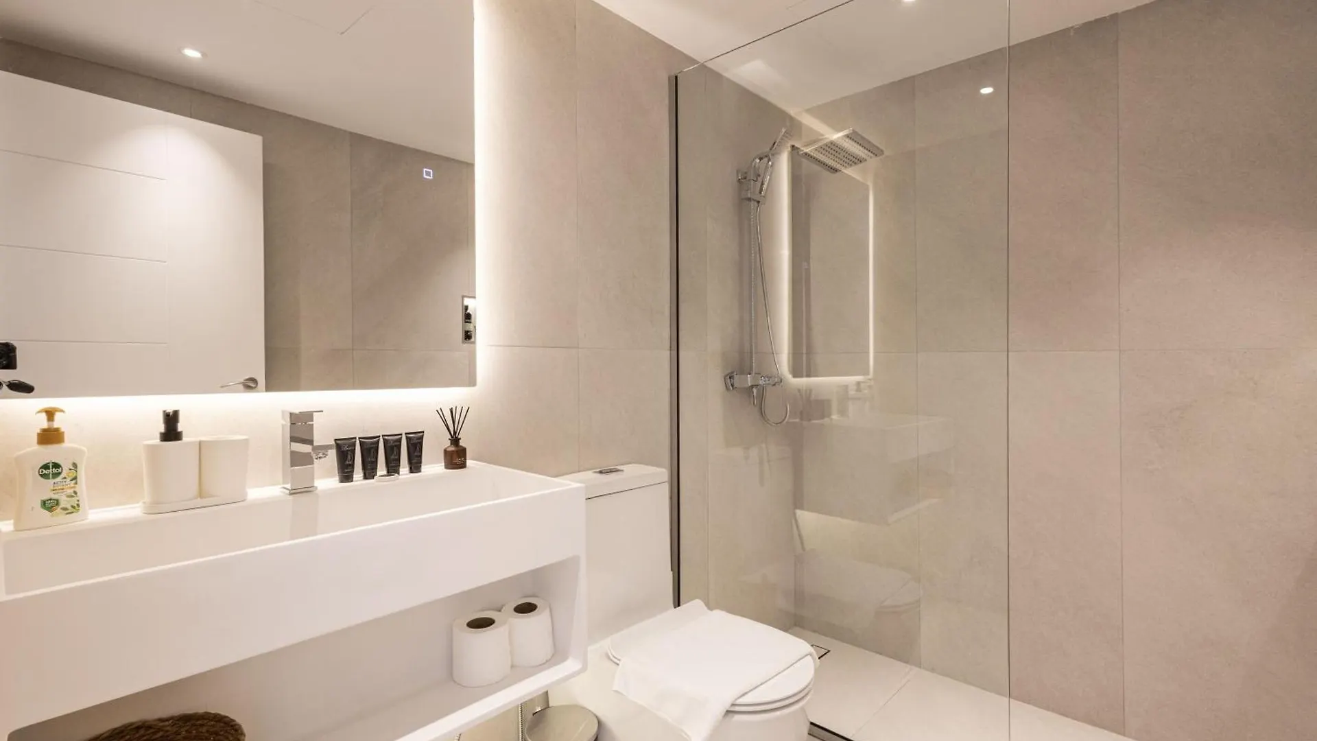 Stylish & Upgraded 2Br Apartment Near Dubai Mall - Allsopp & Allsopp 0*,