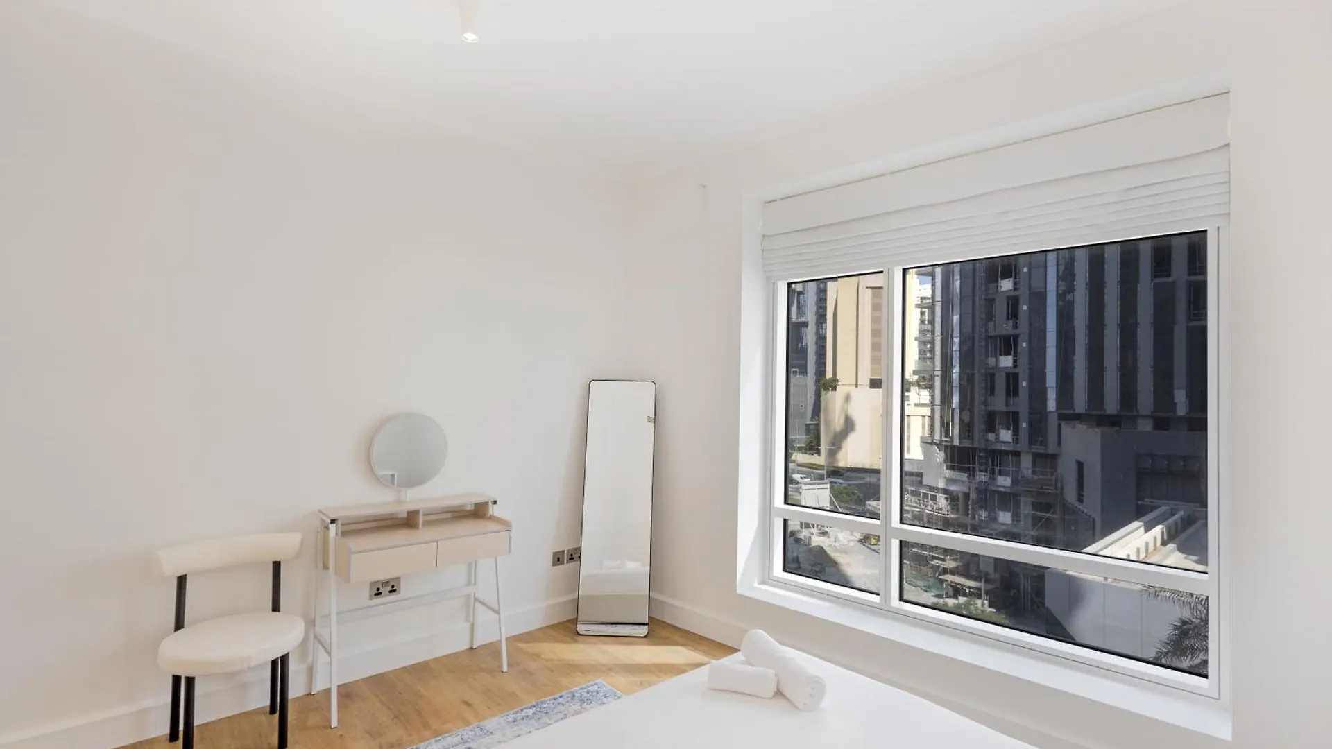 Stylish & Upgraded 2Br Apartment Near Dubai Mall - Allsopp & Allsopp 0*,