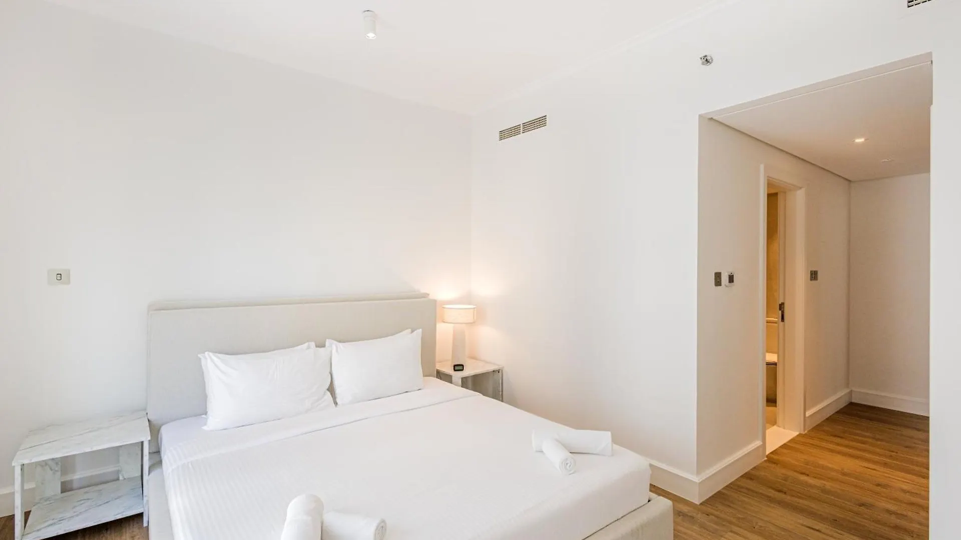 Stylish & Upgraded 2Br Apartment Near Dubai Mall - Allsopp & Allsopp