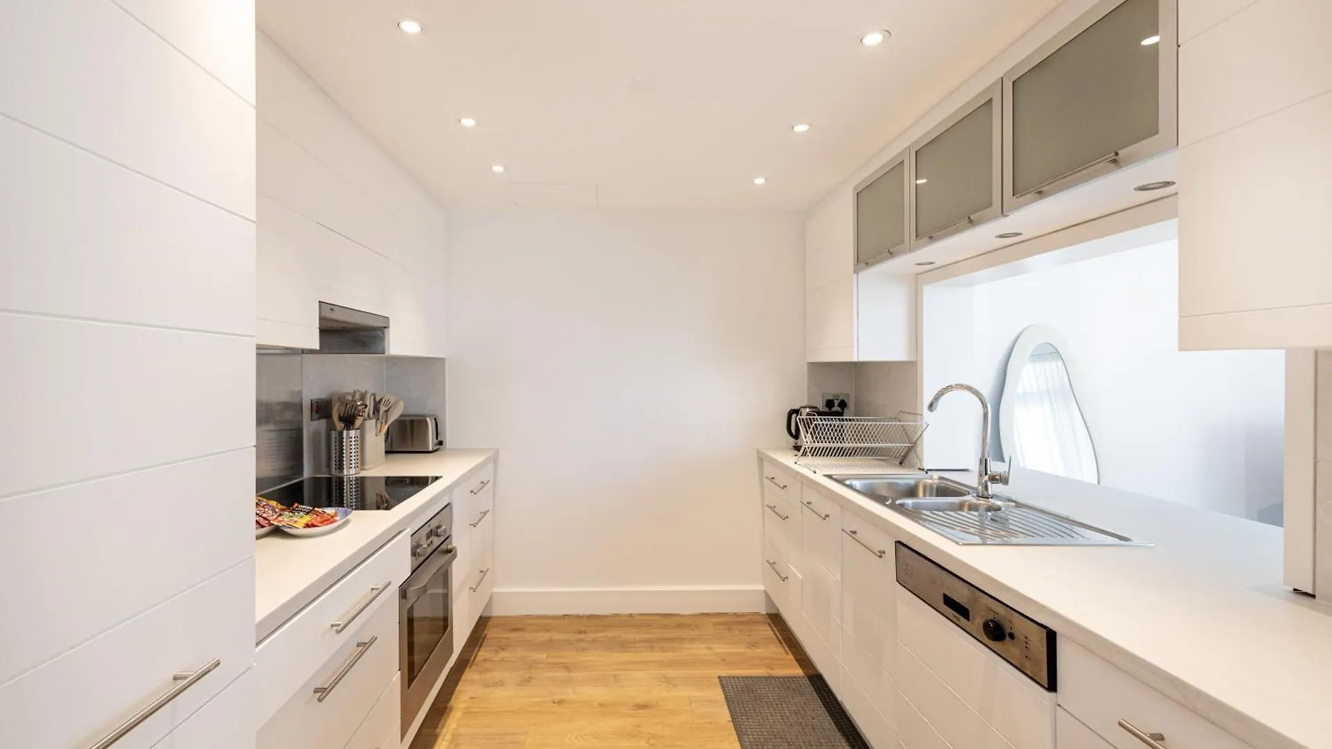 Stylish & Upgraded 2Br Apartment Near Dubai Mall - Allsopp & Allsopp