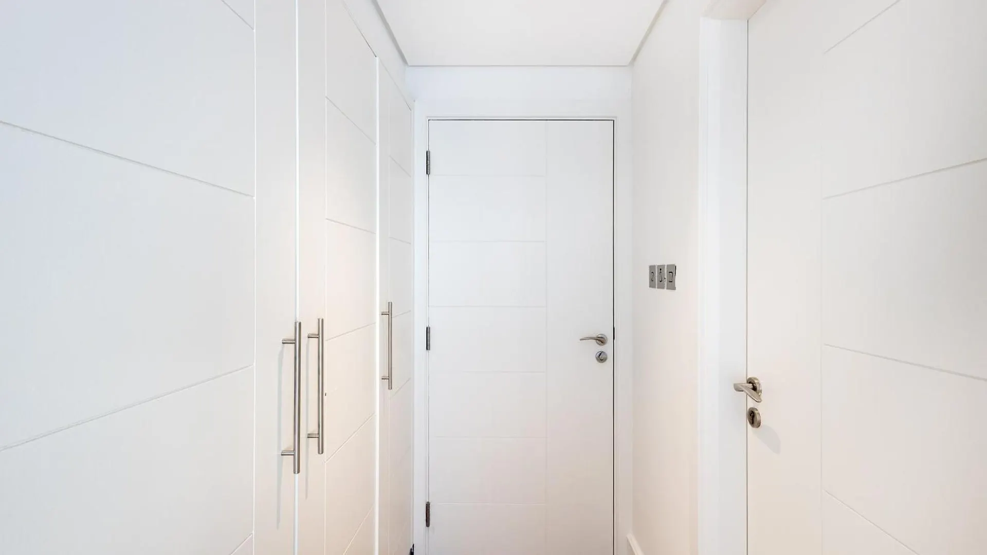 Stylish & Upgraded 2Br Apartment Near Dubai Mall - Allsopp & Allsopp